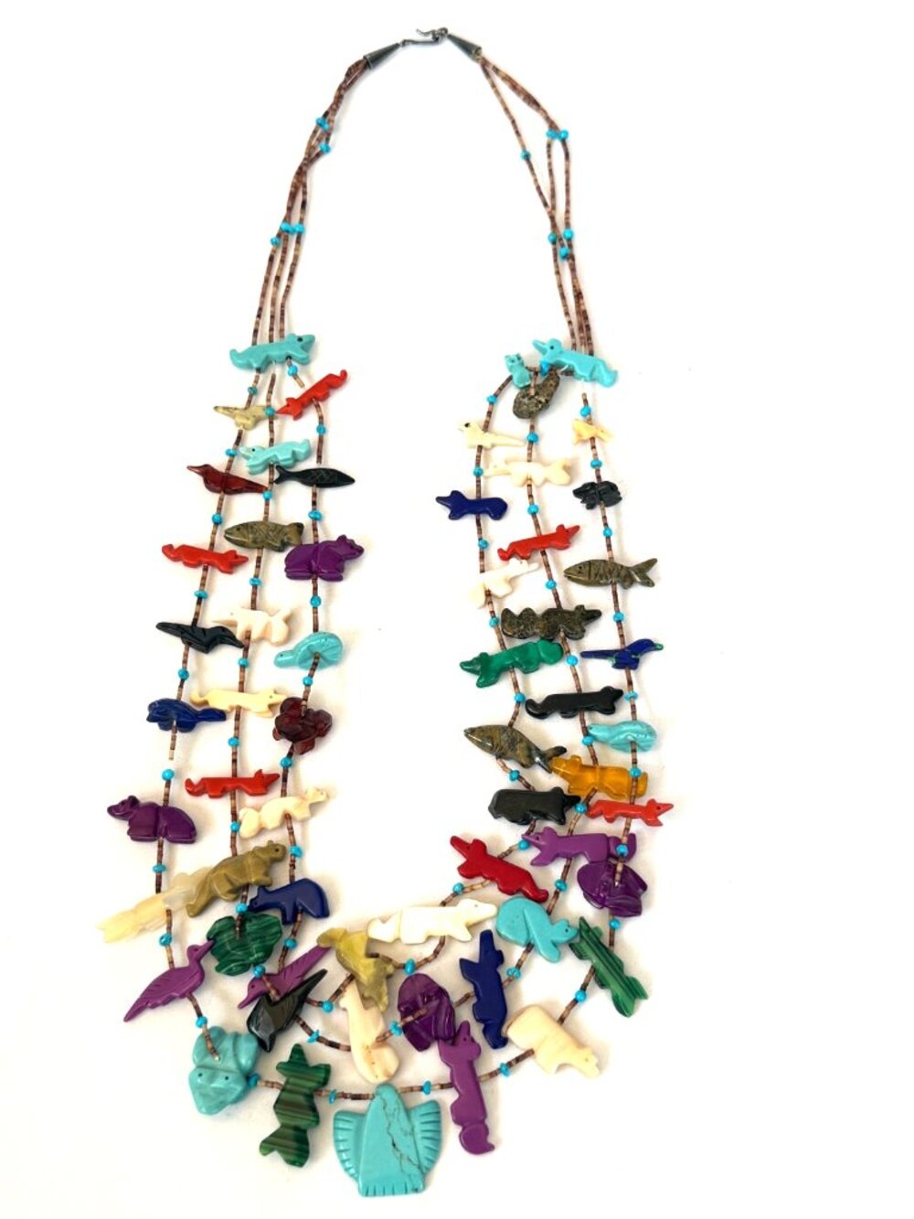 VINTAGE ZUNI 3-STRAND ANIMAL FETISH HAND CARVED GEMSTONE HEISHI BEADED NECKLACE